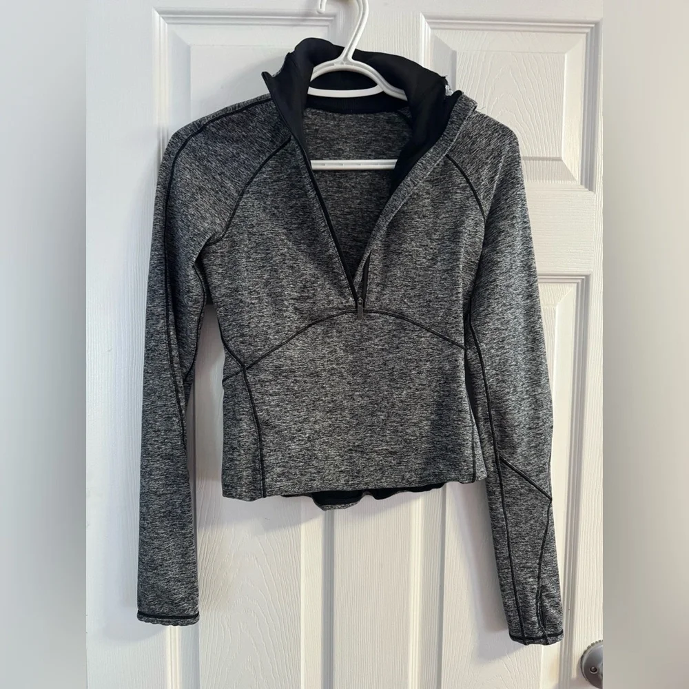 Lululemon Athletica Black Heathered Cropped Sweatshirt - Picture 3 of 7